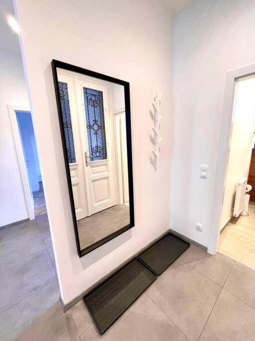 Brand New Spacious & Stylish Aptmt In City-Centre Wina Bagian luar foto