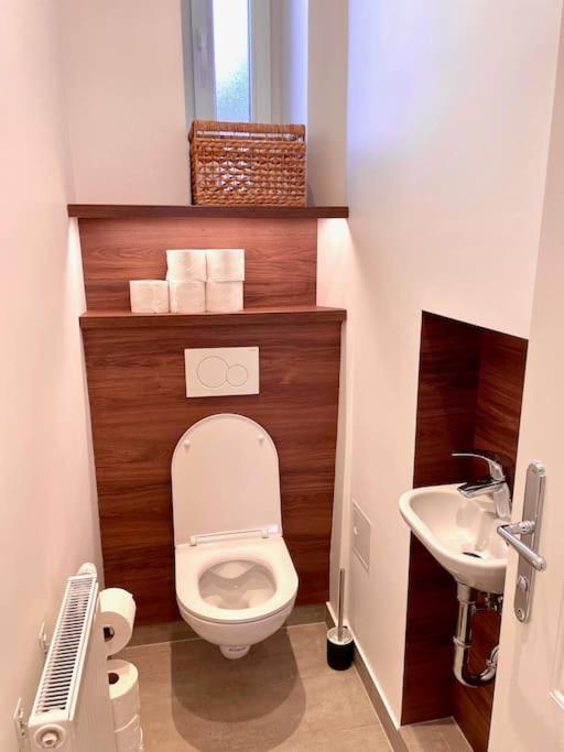 Brand New Spacious & Stylish Aptmt In City-Centre Wina Bagian luar foto